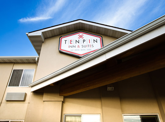 Exterior of Ten Pin Inn & Suites